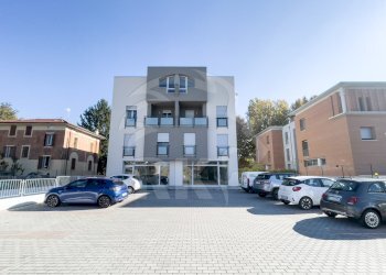 LOCALE COMMERCIALE (11).JPG - Locale Commerciale Viale Cinque Martiri 12, Mirandola - foto 15