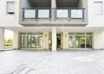 LOCALE COMMERCIALE (13).JPG - Locale Commerciale Viale Cinque Martiri 12, Mirandola - foto 16