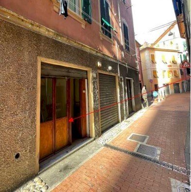 2.jpg - Box Via Beata Chiara 10, Genova - foto 1