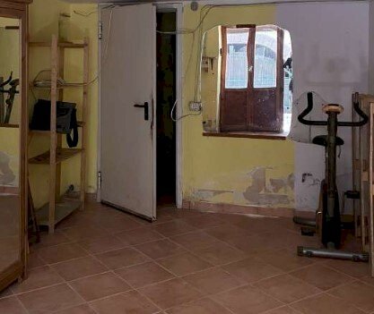 3.jpg - Box Via Beata Chiara 10, Genova - foto 2