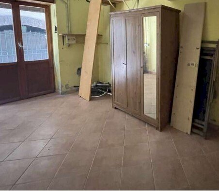 4.jpg - Box Via Beata Chiara 10, Genova - foto 3