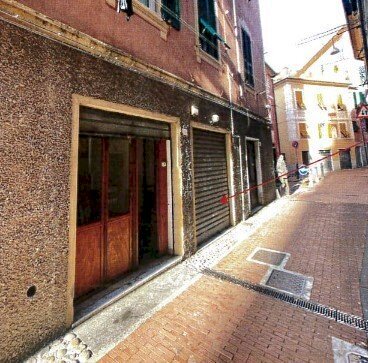 2.jpg - Box Via Beata Chiara 10, Genova - foto 1