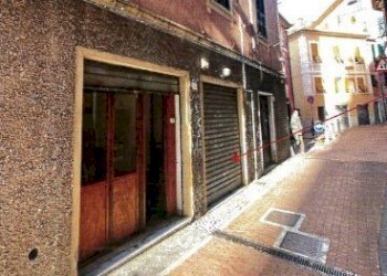 2.jpg - Box Via Beata Chiara 10, Genova - foto 1