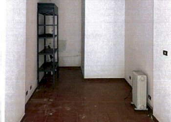 3.jpg - Box Via Beata Chiara 10, Genova - foto 2