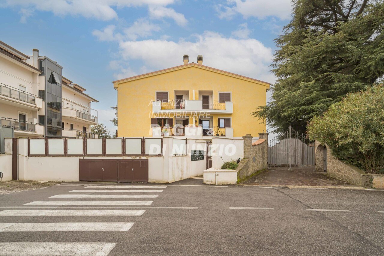 0002.jpg - Bilocale Via Antonio Segni 13, Marino - foto 2