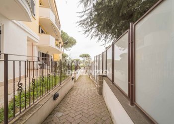 0003.jpg - Bilocale Via Antonio Segni 13, Marino - foto 3