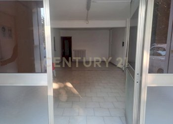 PHOTO-2025-10-15-15-03-54 (1).jpg - Commercial Premises Via Galileo Galilei 3, Verona - photo 1