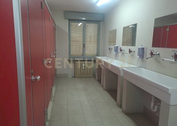PHOTO-2025-10-15-15-03-55 (2).jpg - Commercial Premises Via Galileo Galilei 3, Verona - photo 9
