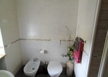 bagno prima camera.jpg - Appartamento Stradone Santa Lucia 109, Verona - foto 11