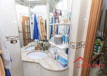 7.2 BAGNO.jpg - Villa Trifamiliare Via Sergio Piombelli 28, Genova - foto 22