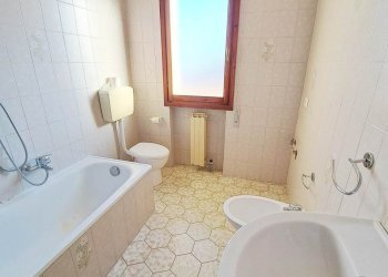 bagno - Villa a Schiera Rovigo - foto 13