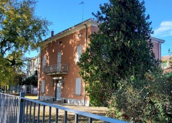 20251027_143719.jpg - Villa Strada Cornazzano 3, Sissa Trecasali - foto 7