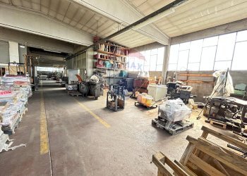 Parcheggio - Capannone Via Labriola
 
27, Borgo Ticino - foto 24