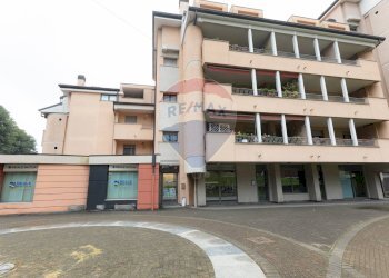 Edificio all\'aperto - Attività Commerciale Piazza Carlo Mainardi
 
1, Abbiategrasso - foto 6