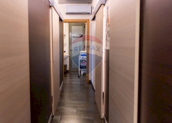 Hall / corridoio - Attività Commerciale Piazza Carlo Mainardi
 
1, Abbiategrasso - foto 52