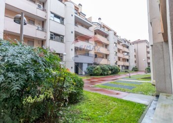 Edificio all\'aperto - Attività Commerciale Piazza Carlo Mainardi
 
1, Abbiategrasso - foto 65