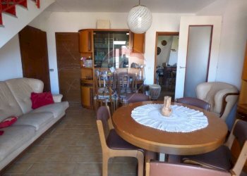 Sala da pranzo - Casa indipendente via dei Lori
 
5, Luino - foto 12