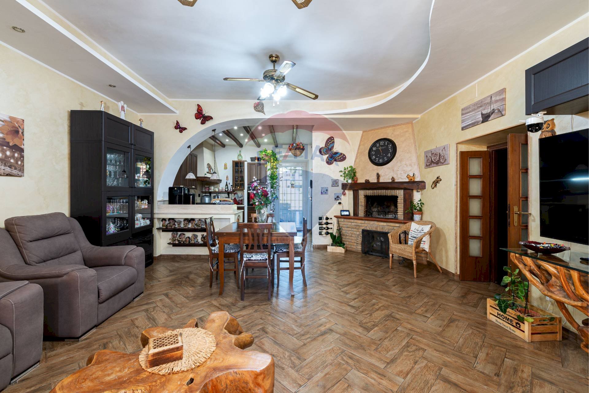 Sala da pranzo - Quadrilocale VIA ANIENE
 
28/A, Guidonia Montecelio - foto 1