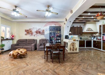 Sala da pranzo - Quadrilocale VIA ANIENE
 
28/A, Guidonia Montecelio - foto 2