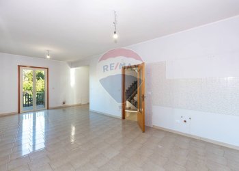 Stanza vuota - Casa semi indipendente Via Pulei
 
67/B, Mascalucia - foto 12
