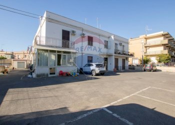 Edificio all\'aperto - Appartamento VIA NECROPOLI GROTTICELLE
 
13, Siracusa - foto 2