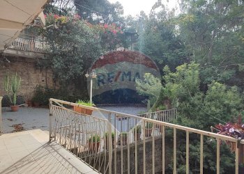 Balcone - Villa VIA SANTA MARIA DI GESU'
 
20, Caltagirone - foto 29