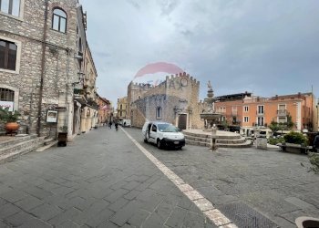 Edificio all\'aperto - Locale Commerciale corso umberto
 
227, Taormina - foto 2