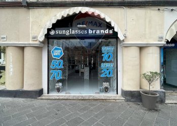 Edificio all\'aperto - Locale Commerciale corso umberto
 
227, Taormina - foto 5