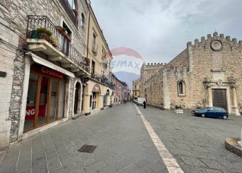 Edificio all\'aperto - Locale Commerciale corso umberto
 
227, Taormina - foto 8