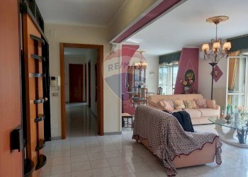 Soggiorno - Appartamento Via Pietro Mascagni
 
1, Caserta - foto 1