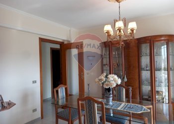 Sala da pranzo - Appartamento Via Pietro Mascagni
 
1, Caserta - foto 17
