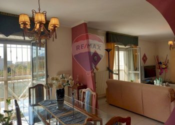 Sala da pranzo - Appartamento Via Pietro Mascagni
 
1, Caserta - foto 18