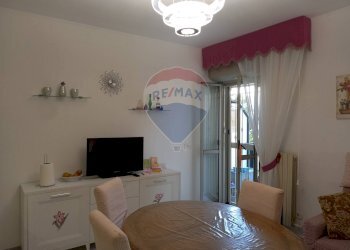 Sala da pranzo - Appartamento Via Pietro Mascagni
 
1, Caserta - foto 21