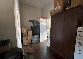 Camera / camera da letto - Commercial Premises via Ferdinando Guerci
2, Parma - photo 9