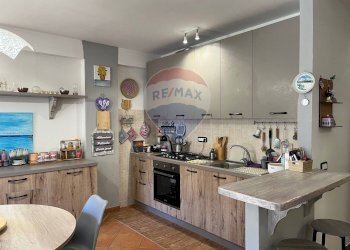 Cucina - Quadrilocale Via Roma
 
35, Villetta Barrea - foto 9