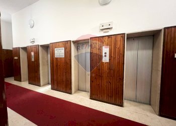 Ricezione / Lobby - Three-room apartment Via Michele Saponaro
 
38, Milano - photo 41