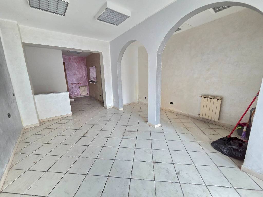 Interno non residenziale - Shop via Edmondo De Amicis, Lastra a Signa - photo 1