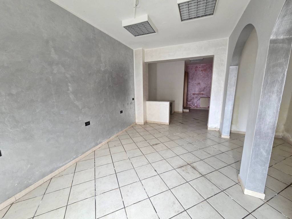 Interno non residenziale - Shop via Edmondo De Amicis, Lastra a Signa - photo 2