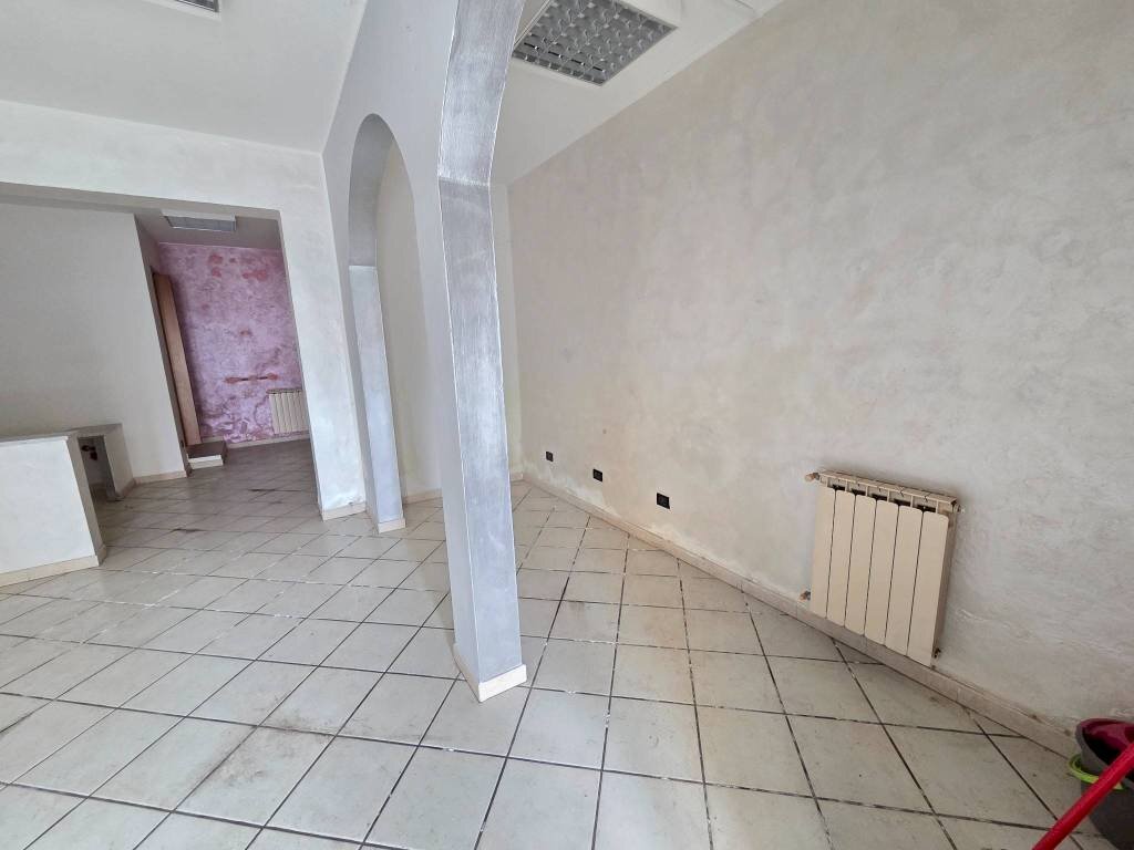 Interno non residenziale - Shop via Edmondo De Amicis, Lastra a Signa - photo 3