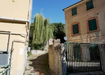 Facciata - Quadrilocale via Gerolamo Bordone, 5, Genova (zona Cornigliano) - foto 25