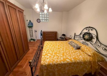 Camera da letto - Bilocale via Giuseppe Augusto Levis, 40, Chiomonte - foto 15
