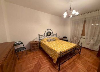 Camera da letto - Bilocale via Giuseppe Augusto Levis, 40, Chiomonte - foto 17