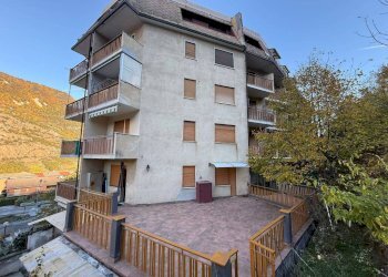 Facciata - Bilocale via Giuseppe Augusto Levis, 40, Chiomonte - foto 23