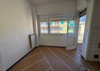 Sala da pranzo - Bilocale via Tito Speri, frazione San Massimo, Rapallo - foto 4