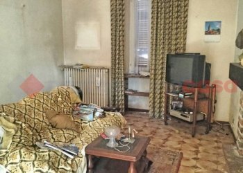 Salone - Casa indipendente via papa giovanni xxiii, Agrate Conturbia - foto 8