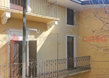 Facciata - Casa indipendente via papa giovanni xxiii, Agrate Conturbia - foto 10