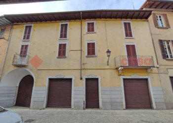 Facciata - Casa indipendente via dante, Gozzano - foto 1