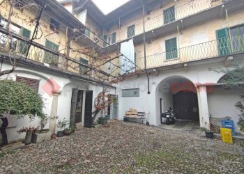 Cortile interno - Casa indipendente via dante, Gozzano - foto 2