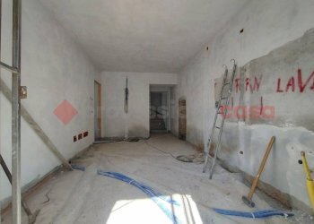 Magazzino - Two-room apartment via Glisente, Castelletto Sopra Ticino - photo 4