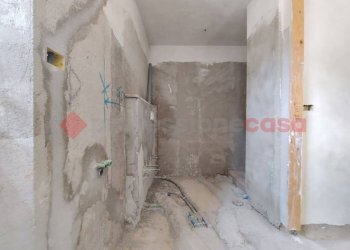 Disimpegno - Two-room apartment via Glisente, Castelletto Sopra Ticino - photo 8